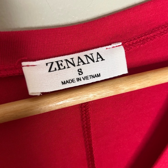 Zenana Small Red Blouse With Leopard Print Pocket - Picture 3 of 3